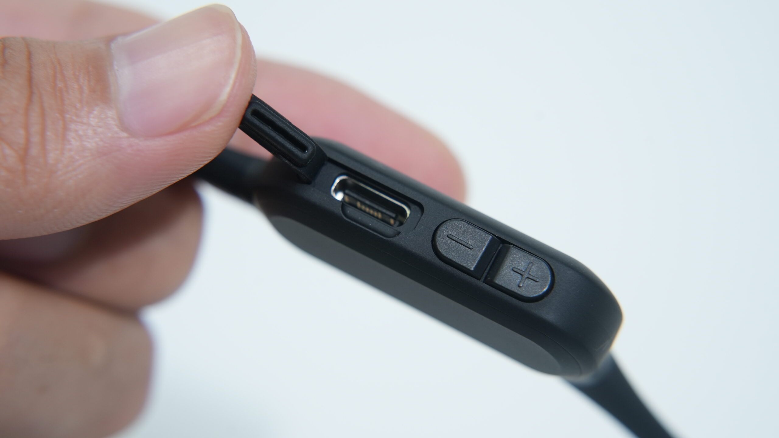 Actual F3C USB-C port with its cover open beside the volume buttons